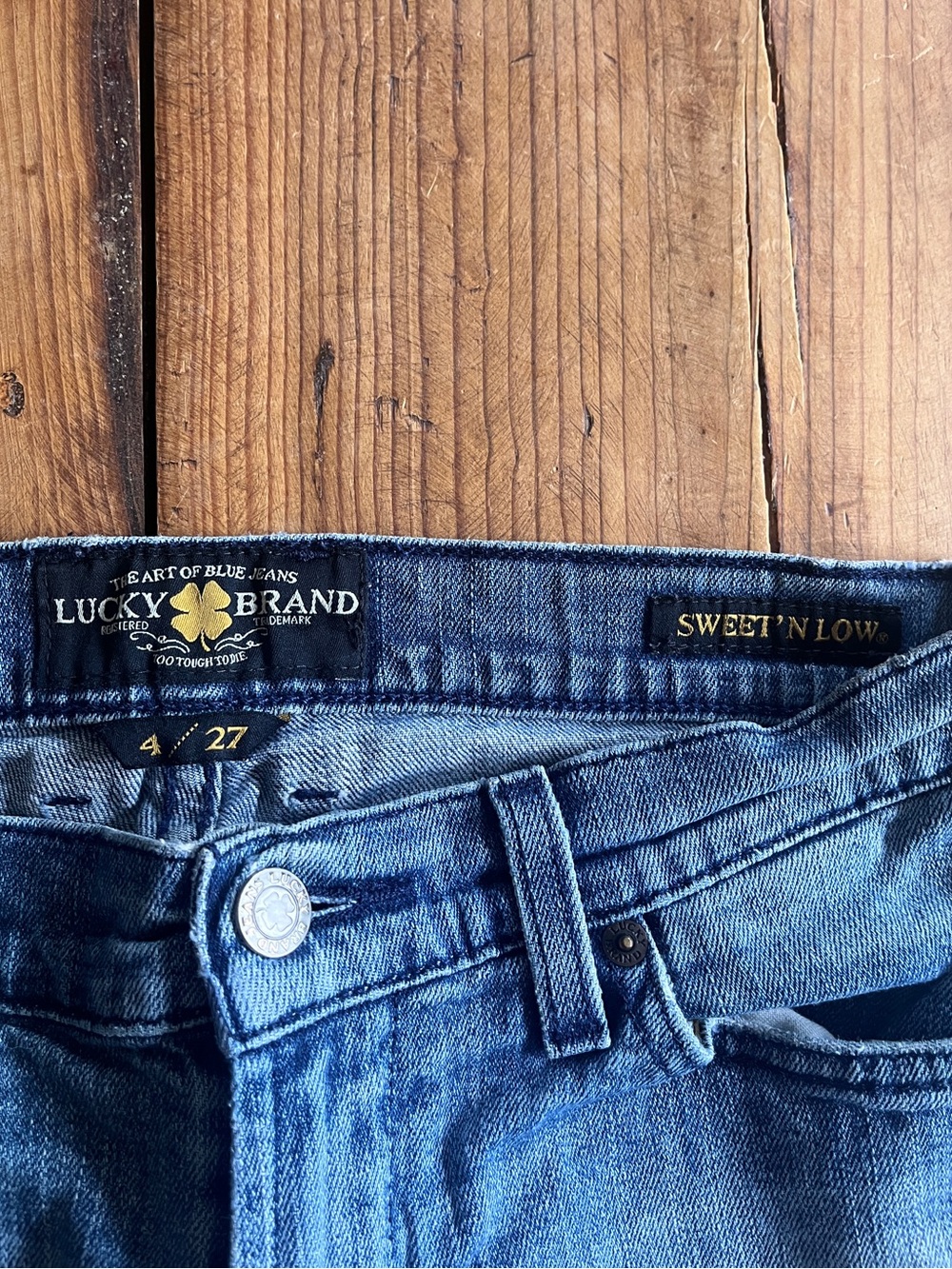 Lucky Brand Women’s Low Rise Bootcut Mid-Wash Denim Jeans - Picture 2 of 3